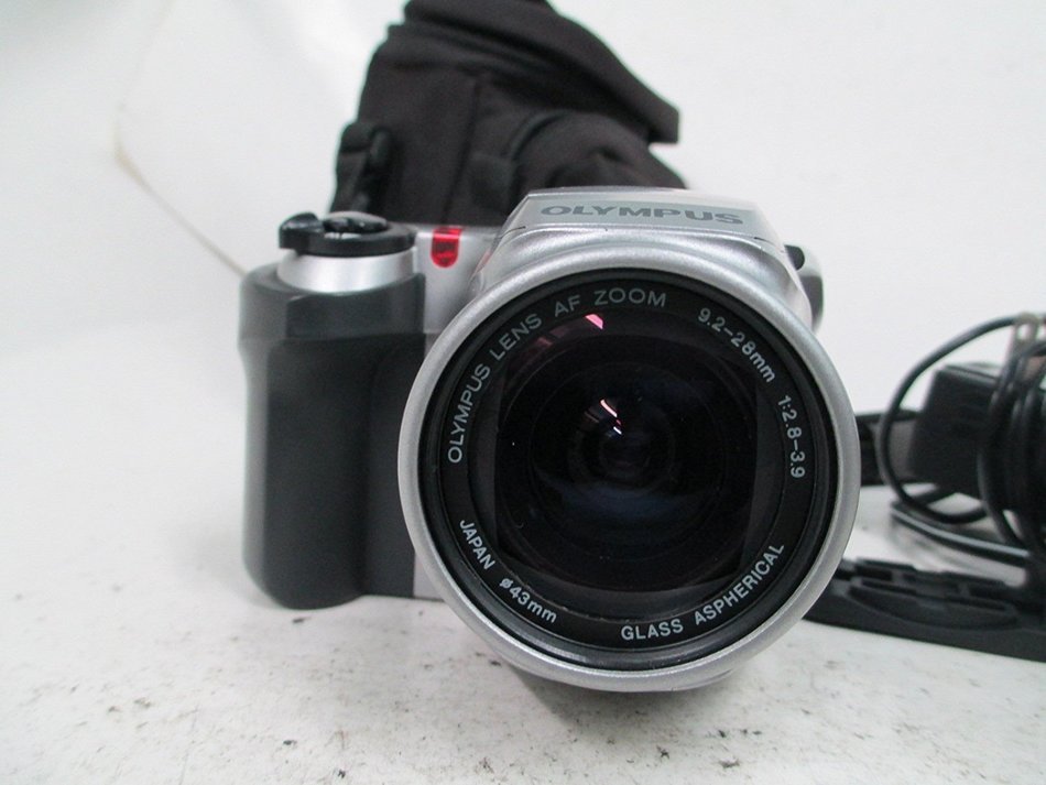 Olympus D-500L Digital Camera 850K Pixels Progressive CCD