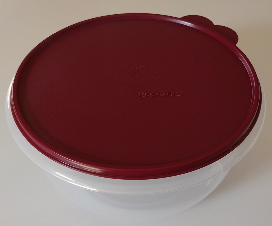 Tupperware Large Mixing Bowl in Bordeaux N2