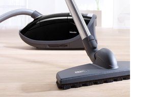 Miele S8390 Kona Canister Vacuum