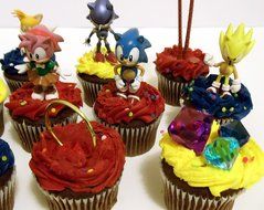 Classic SONIC THE HEDGEHOG Birthday CUPCAKE Topper Set Featuring Super Sonic, Amy Rose, Miles Tails Prower, Sonic... N6