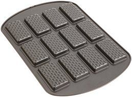 Wilton 2105-0693 12-Cavity Nonstick Square Treat Cake Pan N2