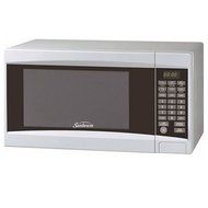Brentwood SGD2701 WHT 0.7 Cu. ft. Digital Microwave Oven, White