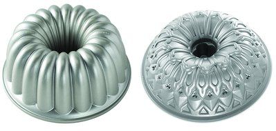 Set of 2 Nordic Ware Cake Elegant Party and Stained Glass Bundt Pans