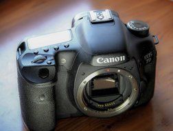 Canon EOS 7D 18 MP CMOS Digital SLR Camera with 3-inch LCD