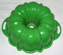 Vintage Lime Green 10 x 4 Inch Fluted Bundt Cake Baking Pan N2