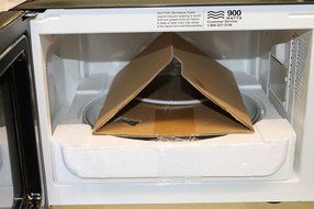 Sunbeam SGB8901 .9 Cubic Feet Microwave Oven 900 Watts N3