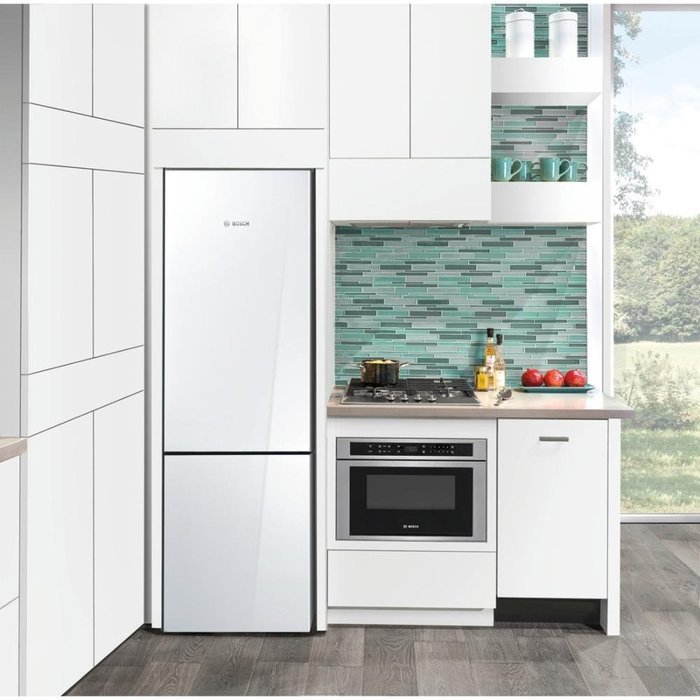 Bosch B10CB80NVW: 24" Glass Door Counter-Depth Bottom Freezer B10CB80NVW 800 Series - White Glass