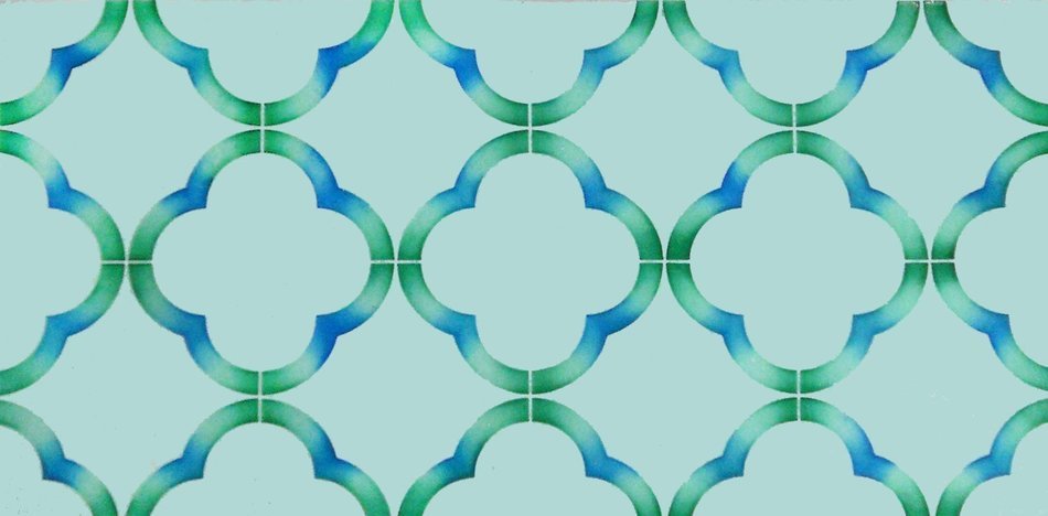 Designer Stencils C718 Quatrefoil Outline Cake Stencil, Beige/semi-transparent N3