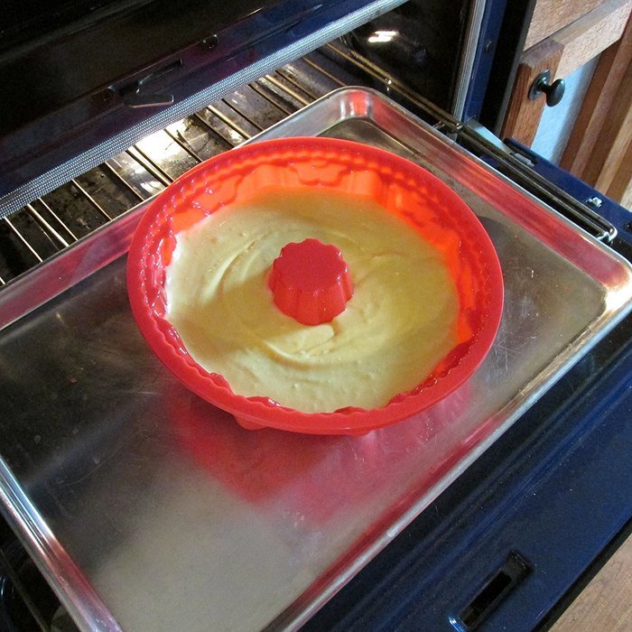 chef habitu&eacute;- Deluxe Set of Silicone Round Bundt Cake Pans in 2 Designs Baking Mold Sets - Includes Red Silicone... N12