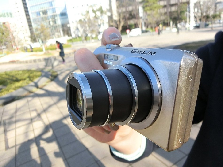 CASIO EXILIM digital camera EX-ZR500GD High speed shutter 12.5x Optical zoom 16 Megapixel EX-ZR500 - International...
