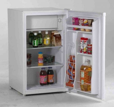 RM4120W 4.1 Cu. Ft. Capacity Freestanding Refrigerator with Chiller Compartment Interior Light Manual Defrost: