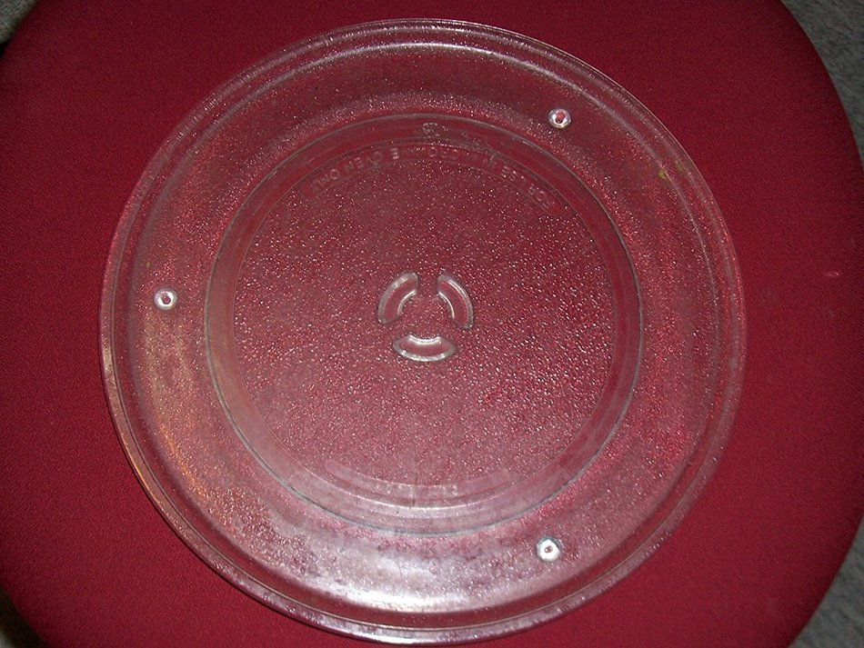 Microwave cooking tray