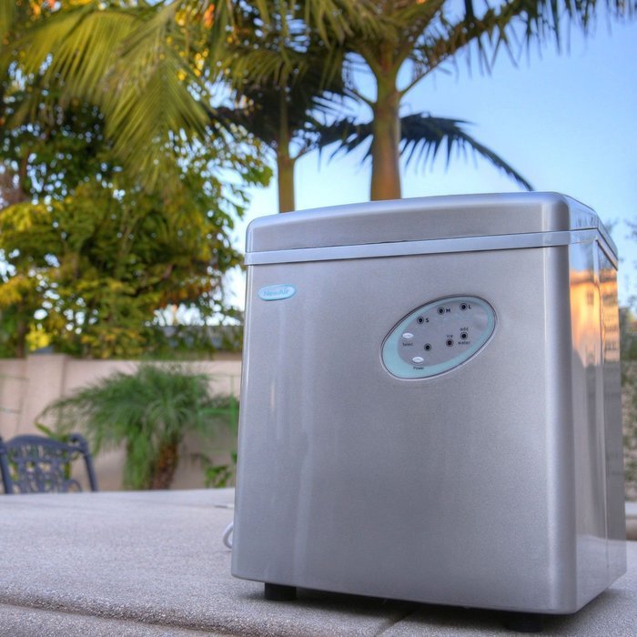 NewAir AI-100R 28-Pound Portable Icemaker, Red N34