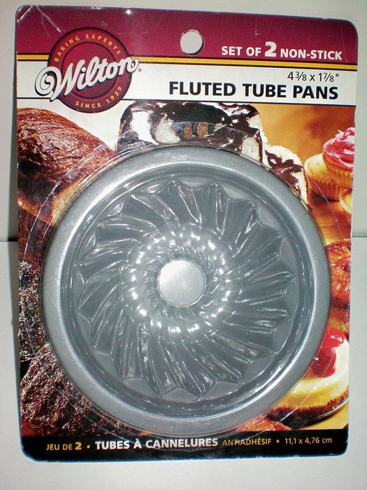 Wilton Fluted Tube Cake Pans -- 4 3/8" x 1 7/8" -- Set of 2 Non-Stick Pans -- Jeu De 2 -- Tubes A Cannelures