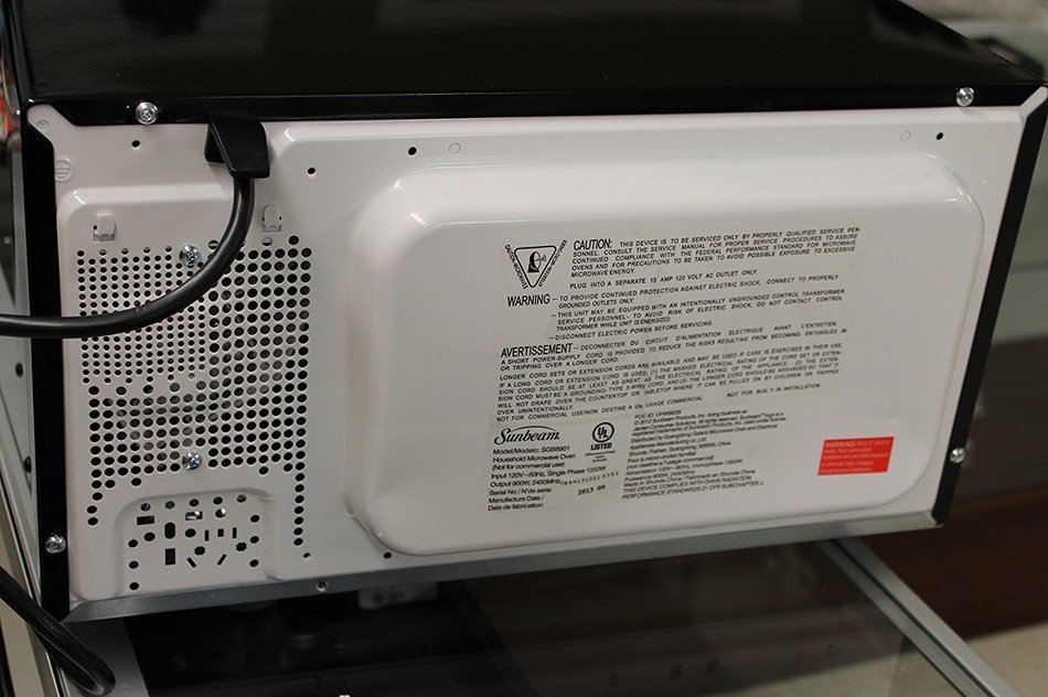 Sunbeam SGB8901 .9 Cubic Feet Microwave Oven 900 Watts N4