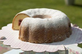 Non Stick 10&quot; Bundt Kugelhopf Pan / Tin