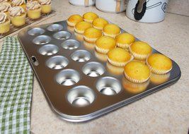 Fox Run Large Muffin Pan
