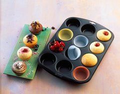 Kaiser 646206 Muffin Mould 14.96X10.63In For 12 Pcs, Black N5