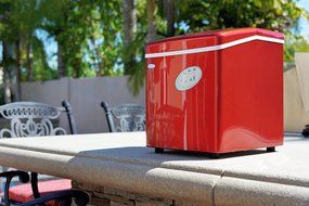 NewAir AI-100R 28-Pound Portable Icemaker, Red N47