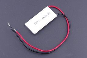 SMAKN 40*20mm TEC1-06308 Electronic Thermoelectric Cooler Peltier Plate Module heatsinks