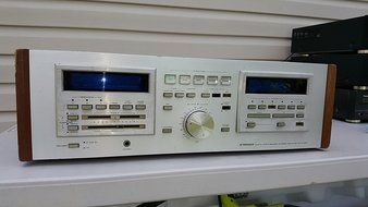 PIONEER SX-D7000 QUARTZ SYNTHESIZED RECEIVER VINTAGE (1980) 120WPC INTO 8OHMS N3