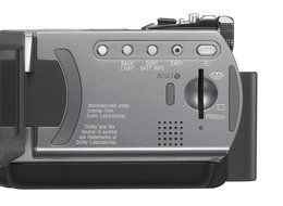 Sony DCR-SR62 30GB Hard Disk Drive Handycam Camcorder with 25x Optical Zoom (Handycam Station Included) N2