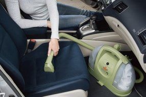 BISSELL 1400B Multi-Purpose Portable Carpet Cleaner, Green N7