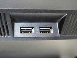 HP e231 [STT111] 23&quot; Display on Integrated Work Center Stand V. LH526AA N3