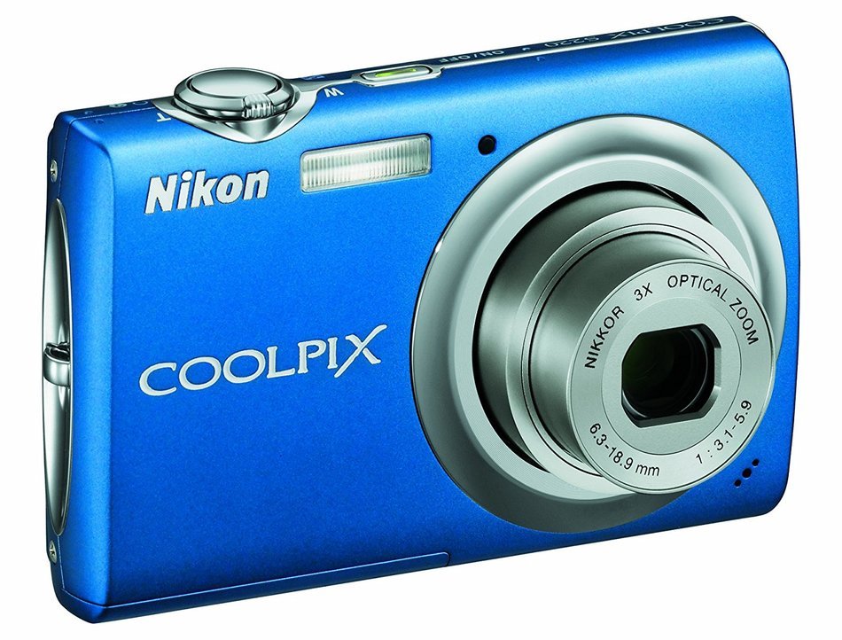 Nikon Coolpix S220 10MP Digital Camera with 3x Optical Zoom and 2.5 inch LCD (Graphite Black) N14