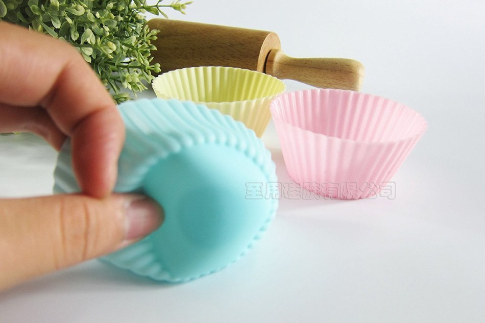 Unichart Small Food Safety Grade Silicone Cake Ice Cream Mold DIY Baking Kitchen Tools 10 Items Together Colors...