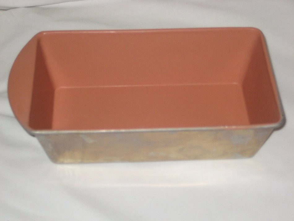 Vintage Mirro Fine Aluminum 9 1/4 x 5 1/4 x 2 3/4" Loaf Cake Baking Pan