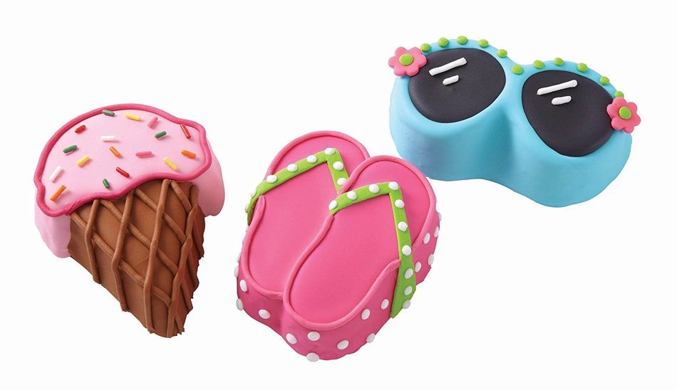 Wilton 6-Cavity Nonstick Heart Mini Cake Pan N3