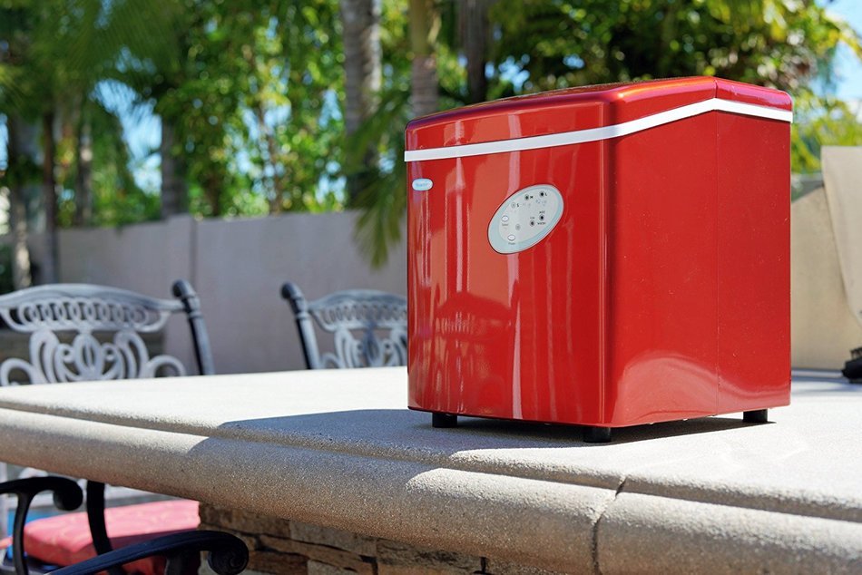 NewAir AI-100R 28-Pound Portable Icemaker, Red N47