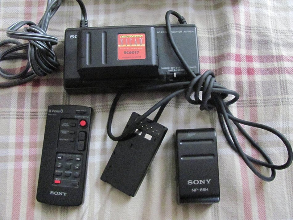 Sony Handycam Ccd-f401 Bundle N2