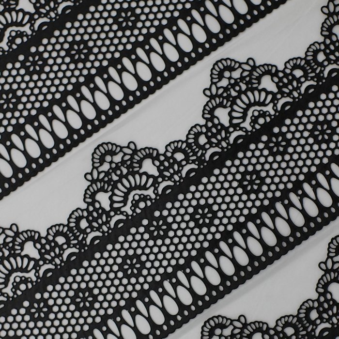 Funshowcase Ready to Use Edible Cake Lace Lattice with Small Daisy Black 14-inch 10-piece Set