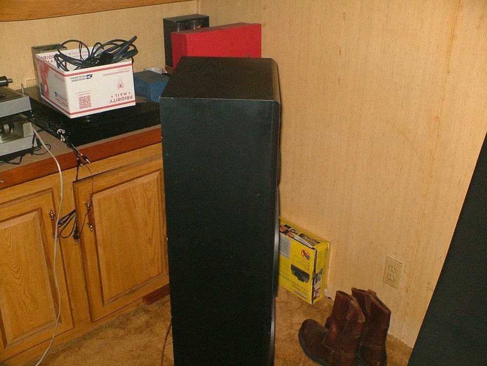 K.L.H. 4 WAY FLOOR STANDING SPEAKERS WITH COVERS N3