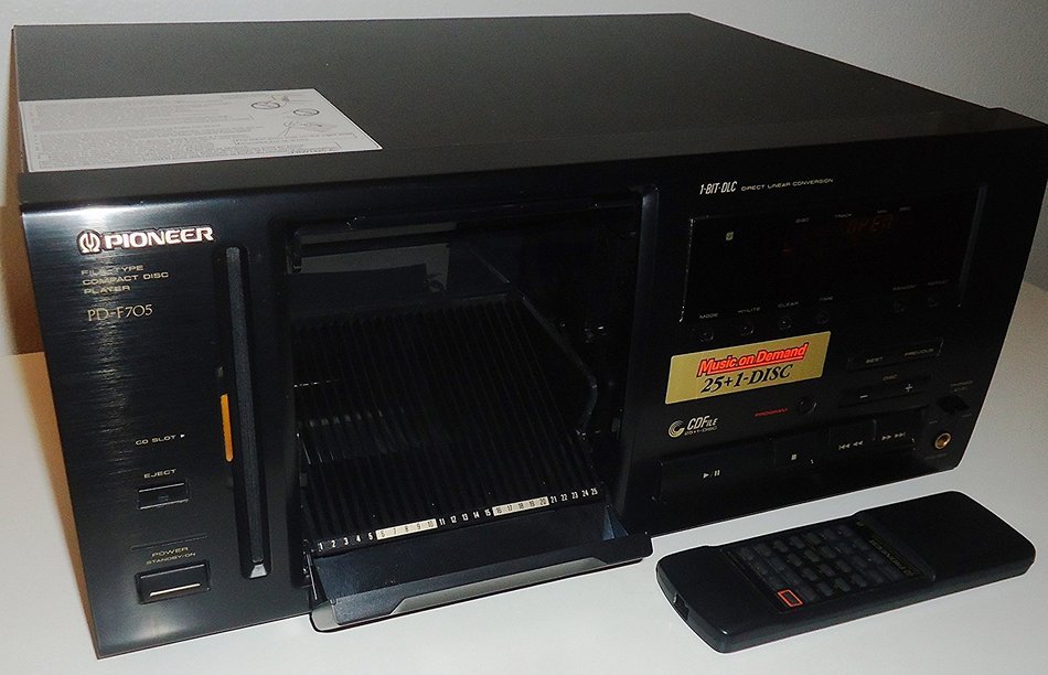 Pioneer PD-F705 26 Disc CD Changer Complete with Remote AV Cables and Instruction Manual - Compact Disc - Music N4