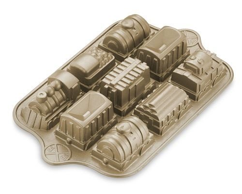 Nordic Ware - 9 Car Railroad Mini Cake Pan