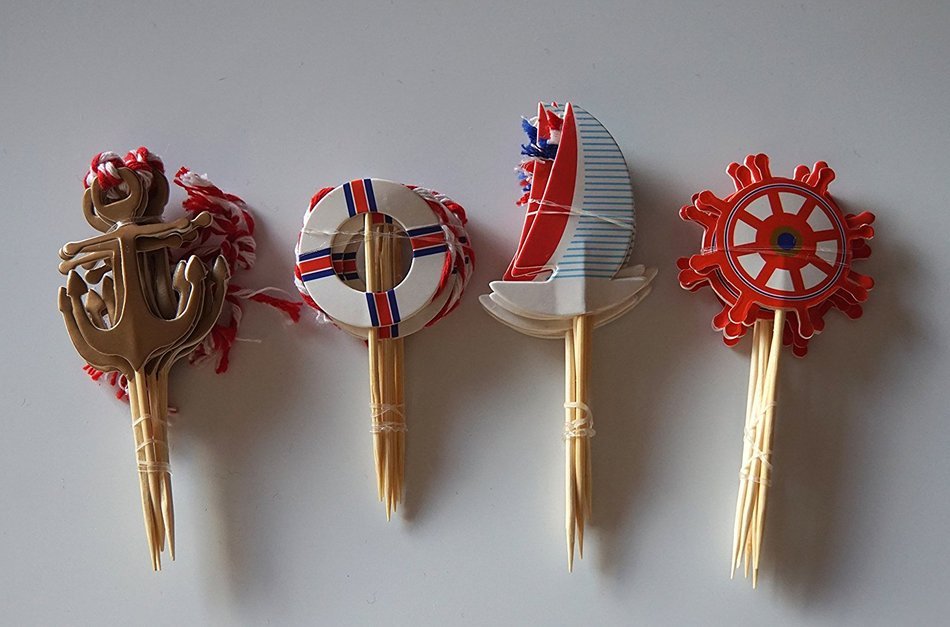 24 Nautical Cupcake Toppers - Red Fox Tail &trade; N3