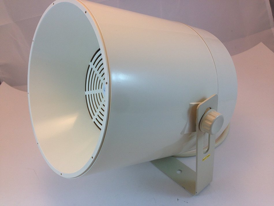 ULTRAK SPLASH PROOF WEATHER RESISTANT 6" 20 WATT OUTDOOR SPEAKER N6