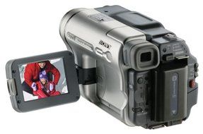 Sony DCR-TRV460 20x Optical Zoom 990x Digital Zoom Hi8 Camcorder (Discontinued by Manufacturer) N2