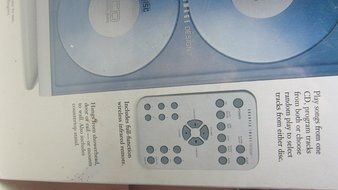 Sharper Image Twin CD Radio Shower Companion SI742 N3