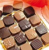 Textured Sheet for Chocolate: Quilted Design, Sold As a Pack of 1 Sheet N2