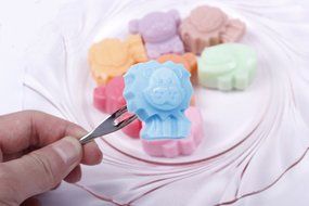 Bondream 2 Pack Silicone Chocolate Candy Mold,Ice Molds,Soap Molds,Cake Baking Mold,16-Cavity-Animal Theme Molds-Lion... N3