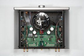 PERREAUX 150W Stereo Integrated Amplifier 16.8" Wide x 13.5" Deep x 4.0" High Titanium Annodised Aluminium N2