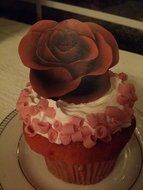 Edible Red Rose Flowers Cake Decorations Cupcake Toppers Set of 12
