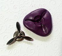 Silicone Mold Pilot Airplane Aviation Propeller Mould (32mm) Sugarcraft Jewelry