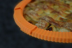 Casabella Silicone Pie Crust Shield N2