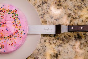 Offset Angled Cake Icing Spatula Knives - Set of 4 - By Bobbi Jeans | Wooden Handle &amp; Stainless Steel Decorating...