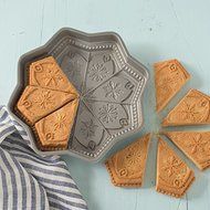 Nordic Ware Sweet Snowflakes Shortbread Pan